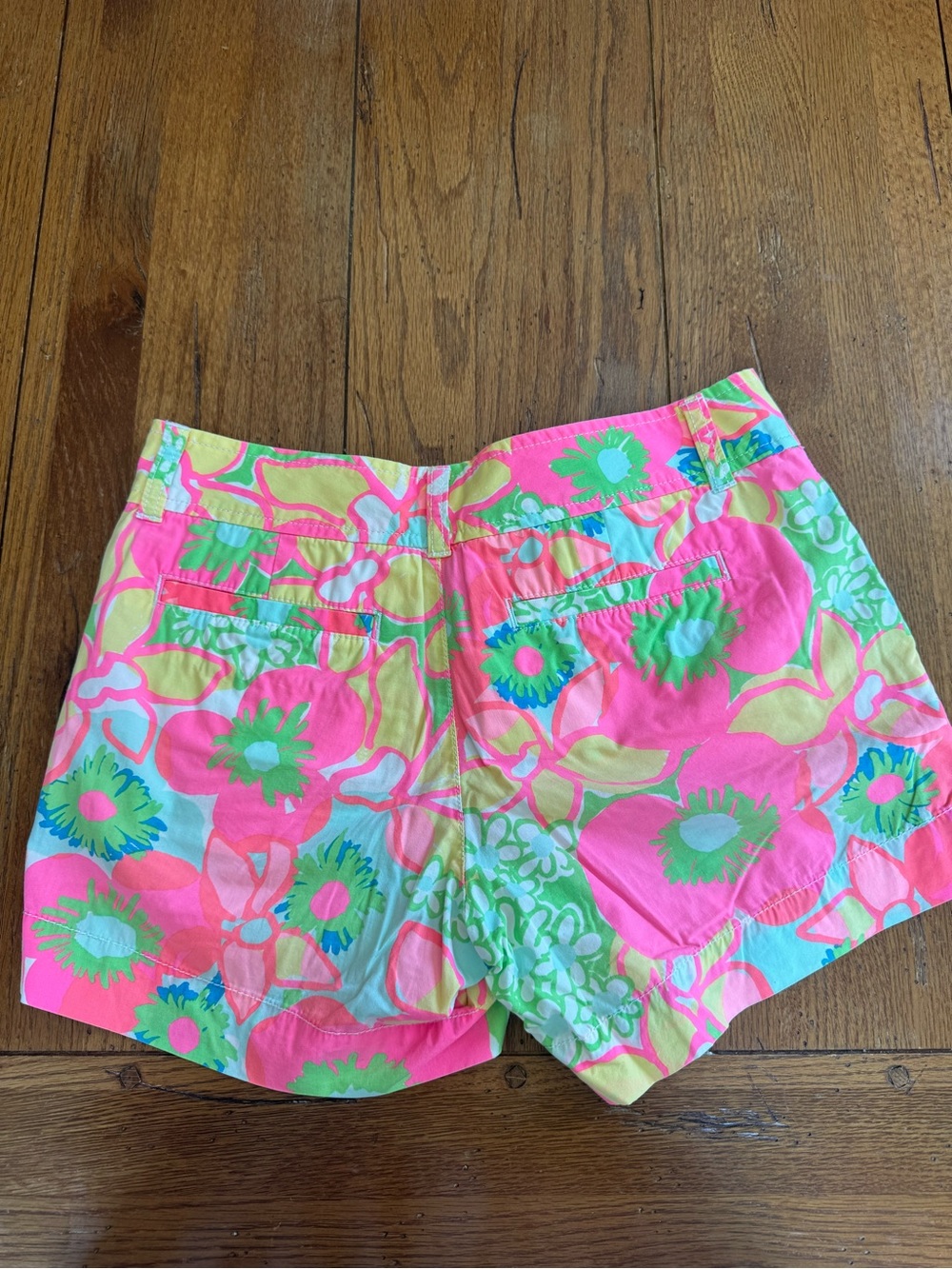 Lilly Pulitzer pink green blue floral Callahan shorts - Picture 4 of 4